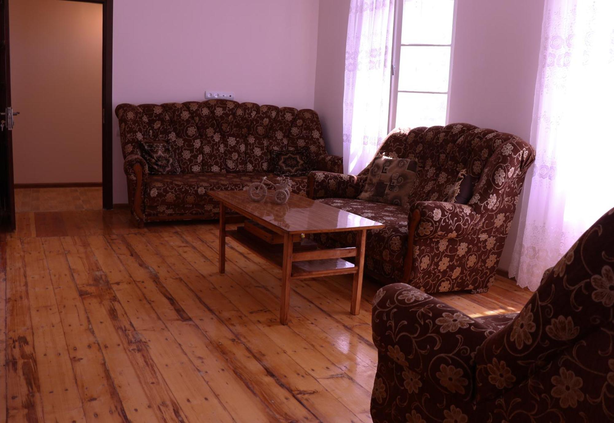 Legend Guest House Yekhegis Exteriér fotografie