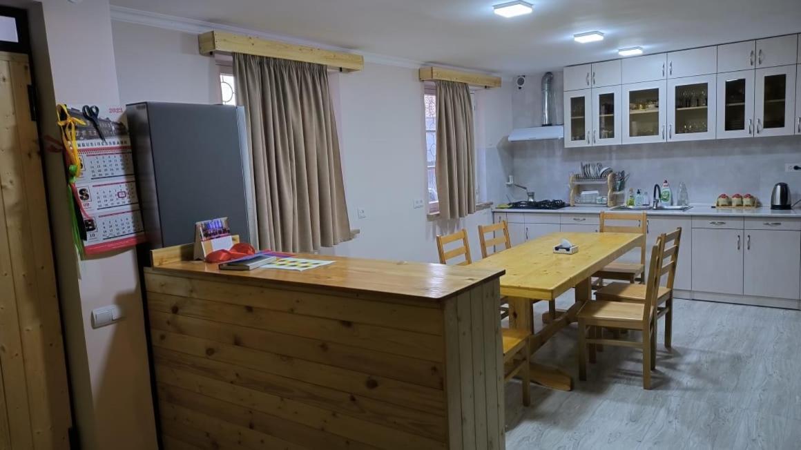 Legend Guest House Yekhegis Exteriér fotografie